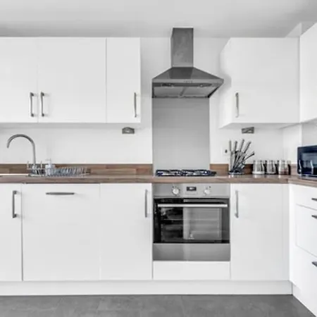 Family Home: Spacious 3br With Garden And Pet-friendly * Birmingham