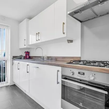 Family Home: Spacious 3br With Garden And Pet-friendly