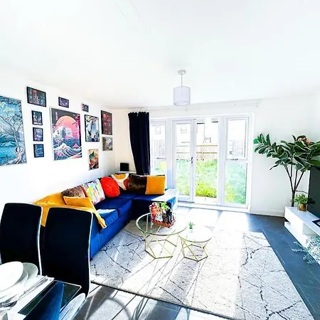 Family Home: Spacious 3br With Garden And Pet-friendly Apartment Birmingham