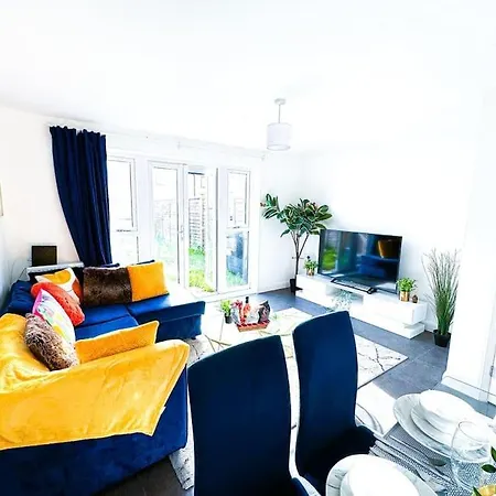 Apartment Family Home: Spacious 3br With Garden And Pet-friendly Birmingham
