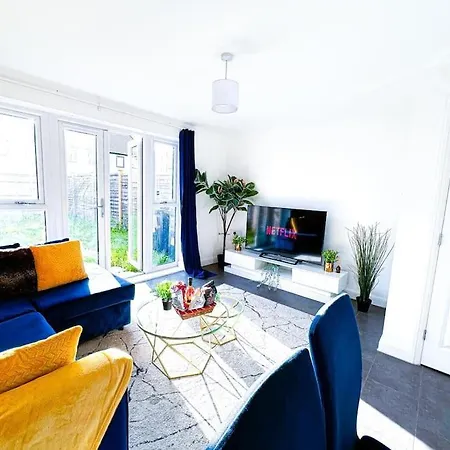 Apartment Family Home: Spacious 3br With Garden And Pet-friendly Birmingham