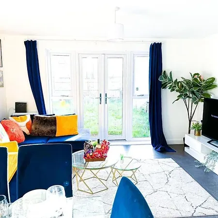 Family Home: Spacious 3br With Garden And Pet-friendly