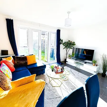 Family Home: Spacious 3br With Garden And Pet-friendly Birmingham